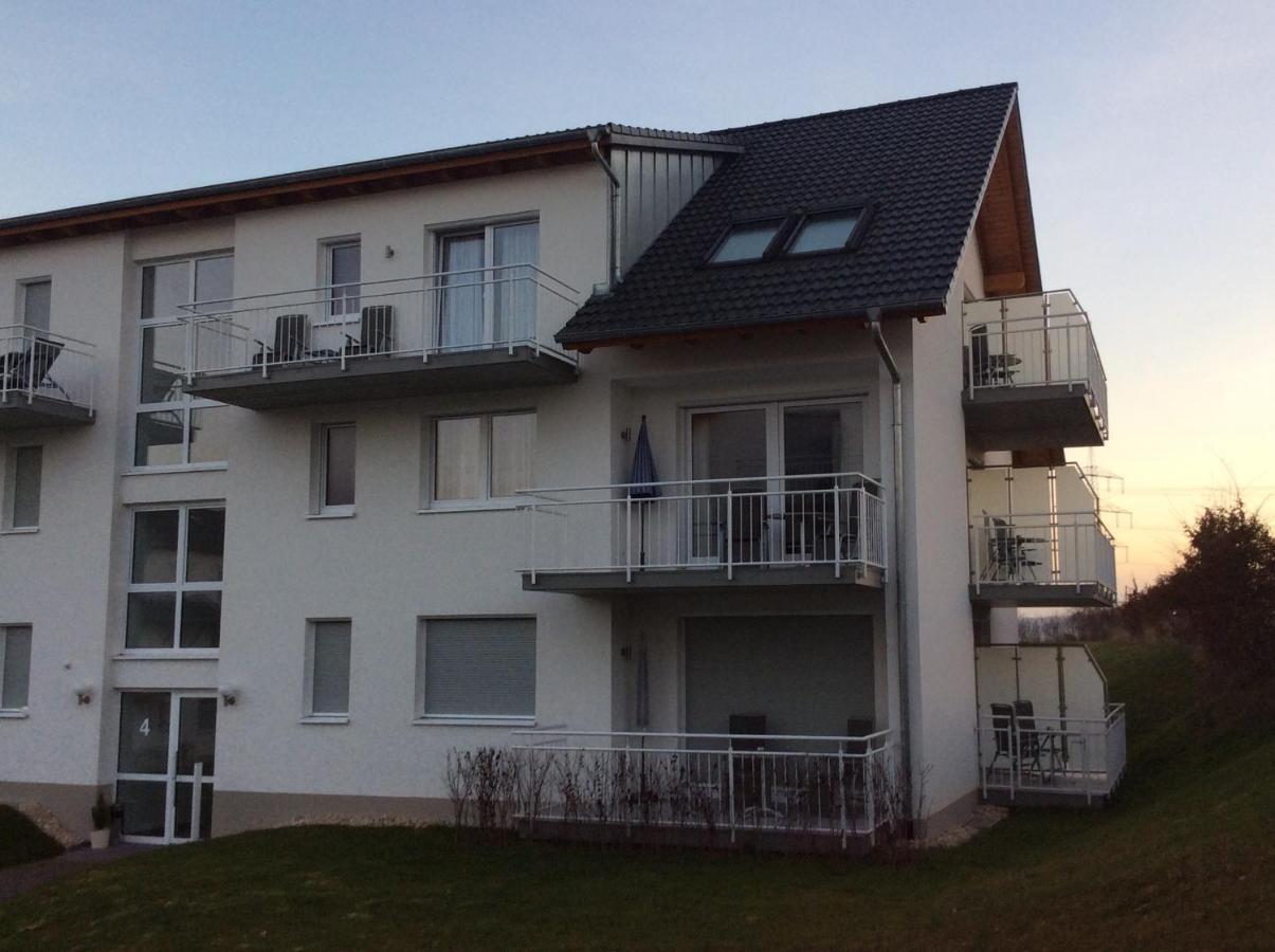 2-Zimmer-Ferienwohnung Mit Hotelservice Und 2 Balkons - Golf, Bike Und Wellness Im Markgraeflerland Bad Bellingen Exterior photo